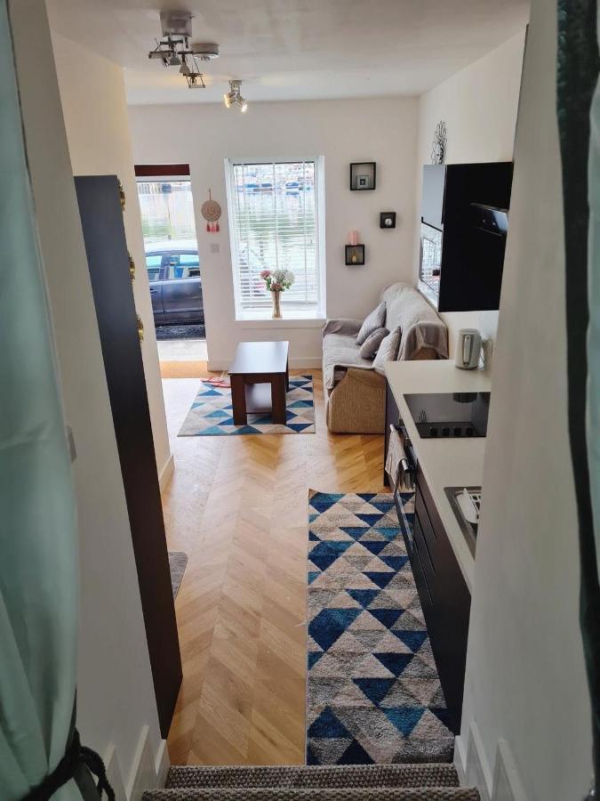Апартаменты Penlea 1-Bed Flat With Harbour View In Tarbert Тарберт Экстерьер фото